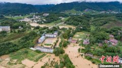 澳门金沙网址： 魏东升 摄 位于江西省武宁县宋溪镇的大面积农田被淹